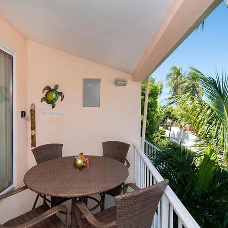 Beach Living At Island Pine Villas Blaw George Town Kültér fotó