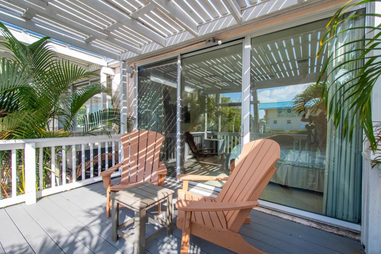 Beach Living At Island Pine Villas Blaw George Town Kültér fotó