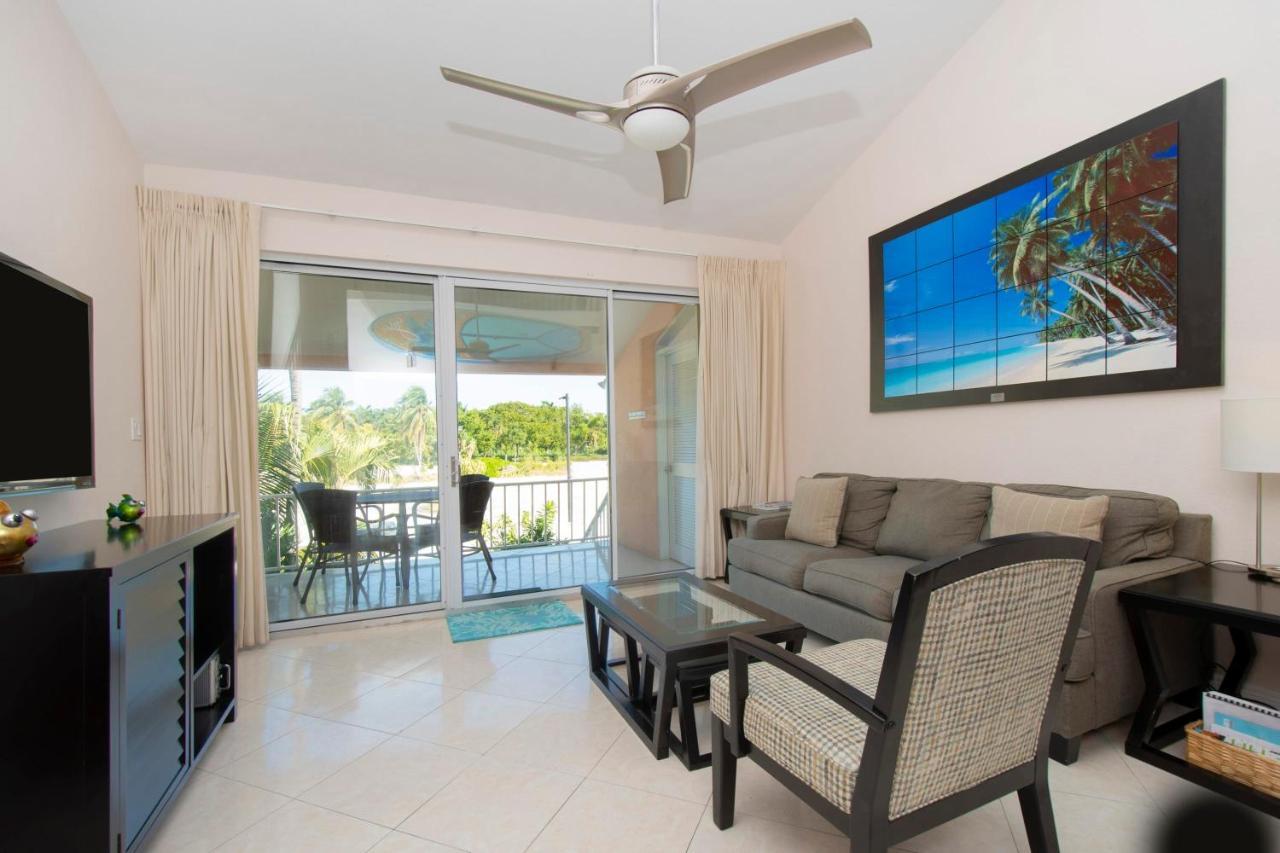 Beach Living At Island Pine Villas Blaw George Town Kültér fotó
