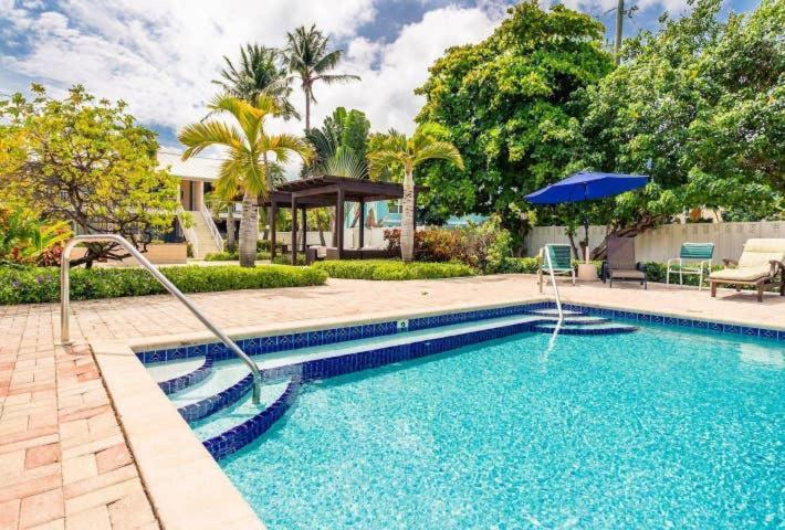 Beach Living At Island Pine Villas Blaw George Town Kültér fotó